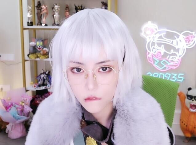 周淑怡cos灵笼白月魁,只要不开口就太绝了,腐团儿一姐地位不保