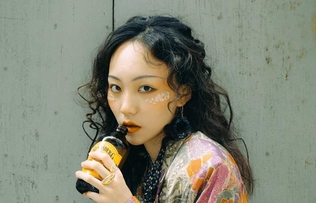 疯产姐妹张小花意外出镜身材稍微丰腴眼睛灵动网友宝藏女孩