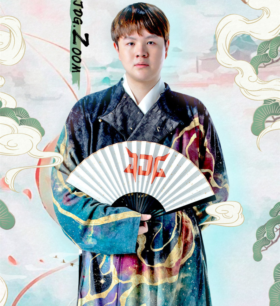 17位选手解锁汉服皮肤!karsa不愧是电竞男模,看到lwx后笑出了声