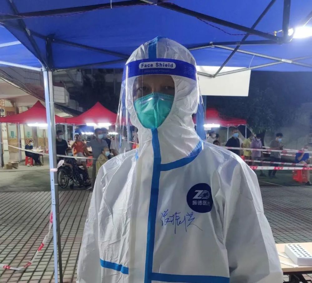 儿童重症监护室主任马可泽,急诊科主任廖桂生,儿童康复科主任刘自强