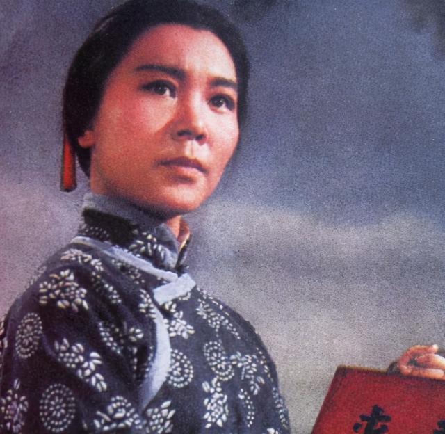 阿庆嫂扮演者洪雪飞52岁命丧新疆山沟丈夫以特殊方式怀念