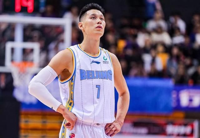  CBA三消息：外援留队日期敲定，摩尔大秀儿子，前山西球员加盟NBL