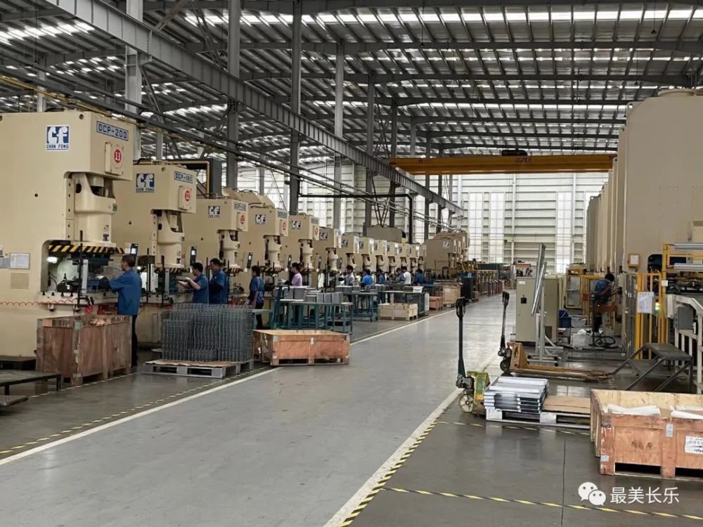 13项,总投资109亿元,年度计划投资23亿元;基础设施有福州滨海新城沙尾