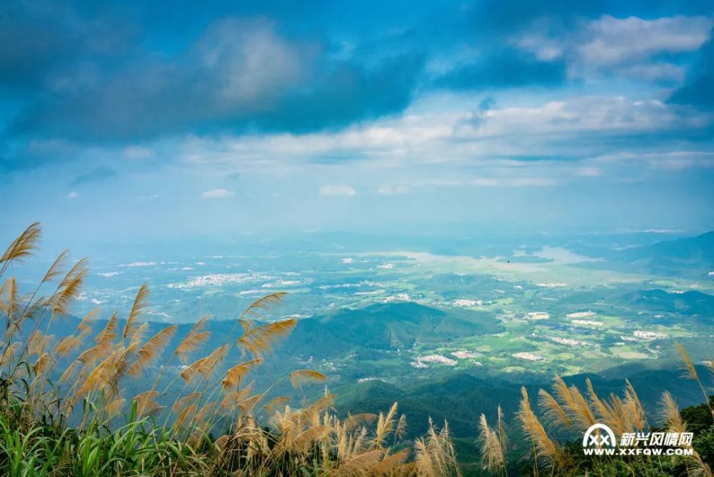 新興風車山吸引眾多遊客,原來它的魅力就在……_騰訊新聞