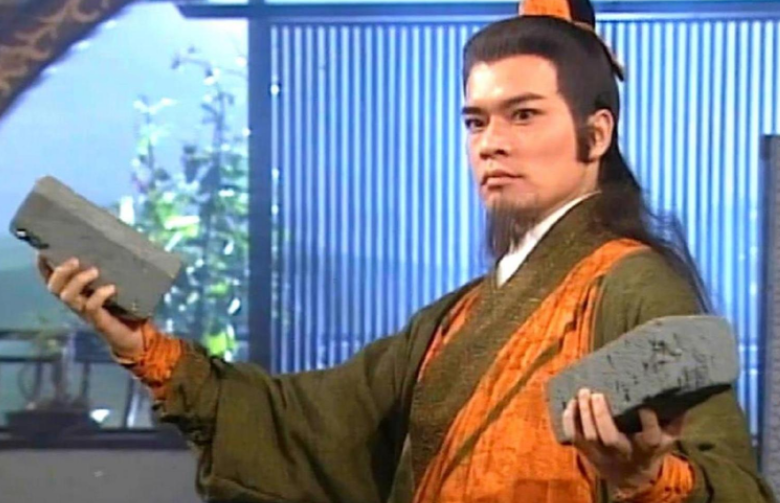 (裘千仞剧照)杨过和裘千仞都是顶尖高手,而顶尖高手之间的对决还是会