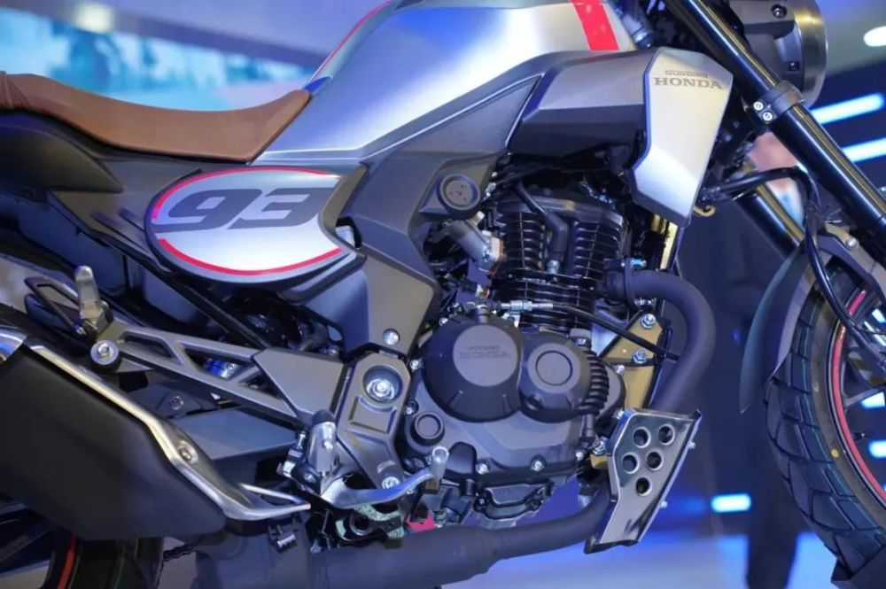 新大洲本田发布新款复古车型cbf190tr裂行rx125外观升级