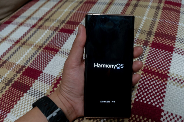 近千万!酷派豪掷10000台手机,快手老铁:花式支持华为,牛