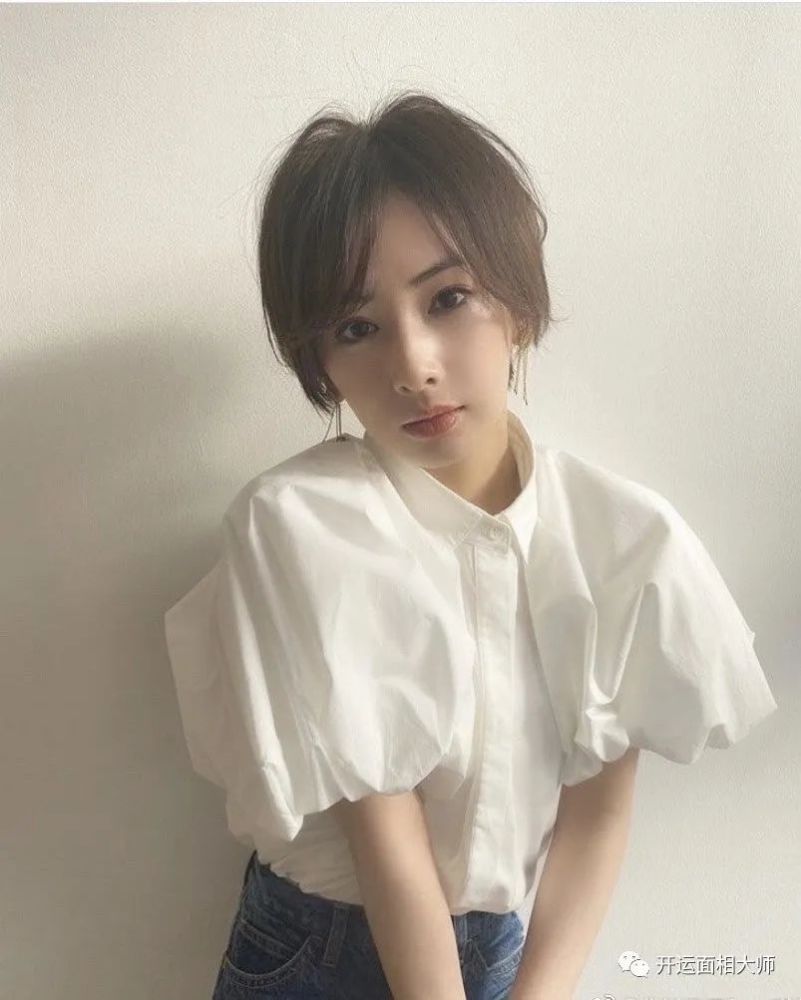 有人说北川景子是日本的杨幂 有人拿她初中时候的照片来说她整过容 腾讯新闻