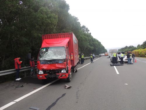 福州对机场高速轻型货车致3人死交通事故启动深度调查并追责