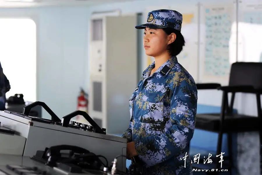 因名字走红的海南舰班长吴桐再次公开亮相原来她也是个狠人