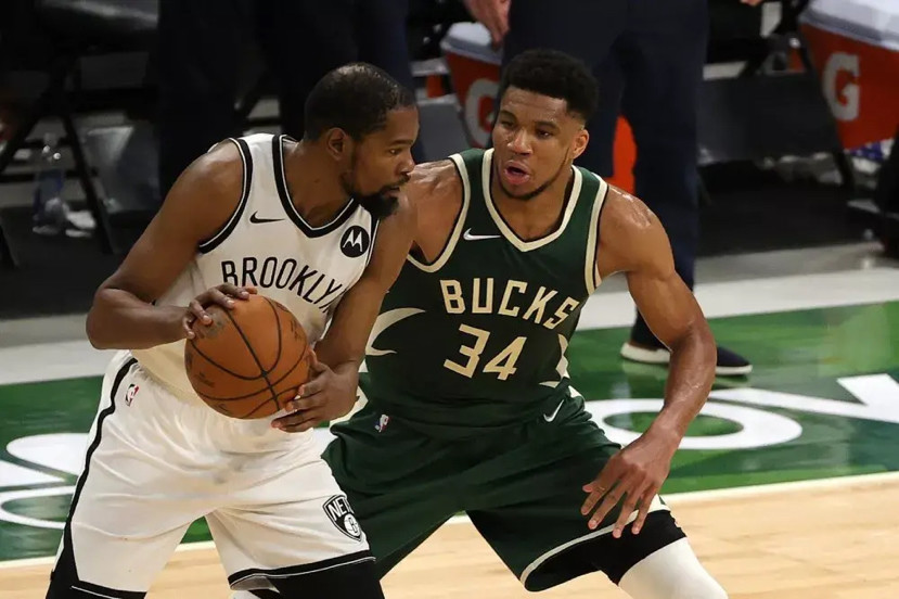 nba NBA：字母哥本赛季常规赛和季后赛各项数据对比，得分下滑严重