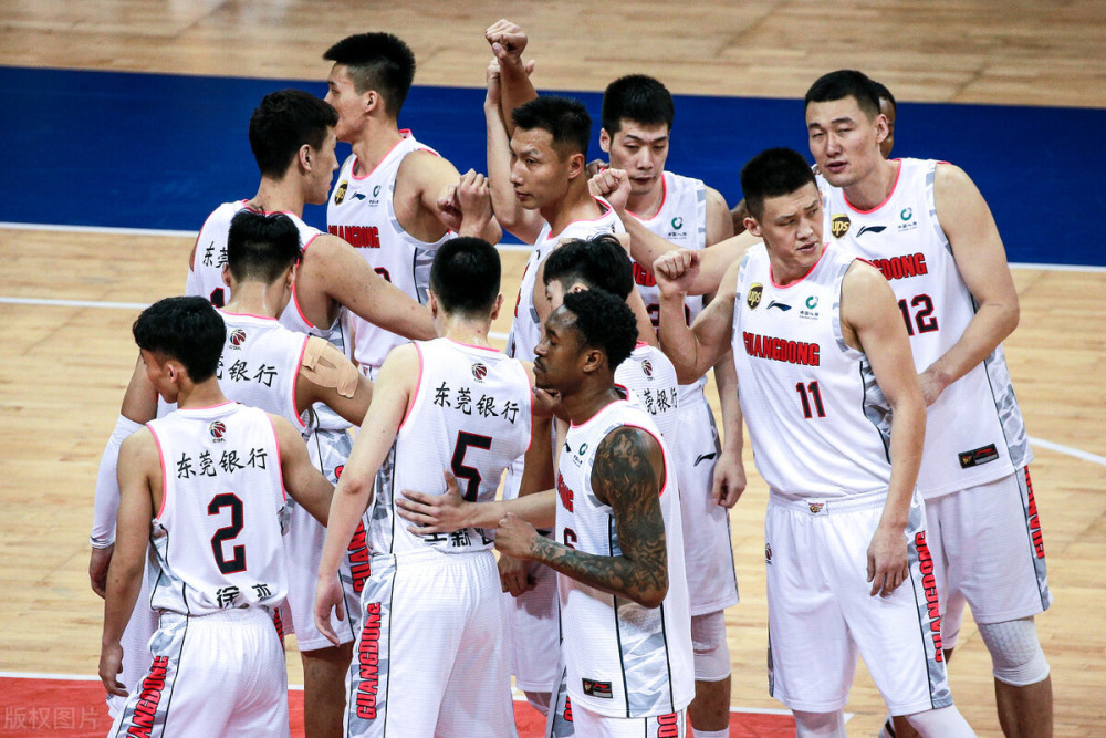 广东队 cba工资帽改革！宏远续约布鲁克斯太难了，联盟这是针对广东队？