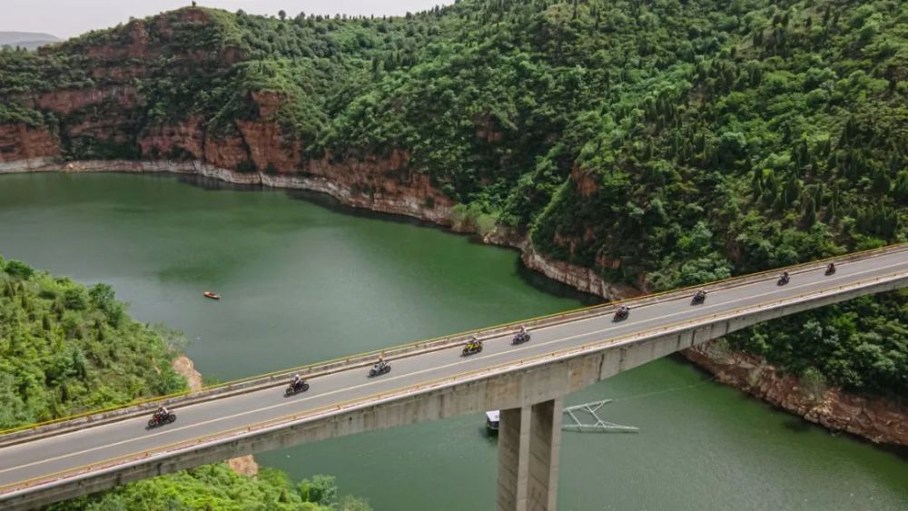 摩旅前给车辆换双“鞋”，试试正新AD01拉力胎