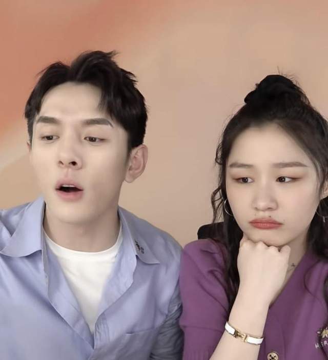 金靖再上李佳琦直播一个在闹一个在笑有老板娘的感觉了