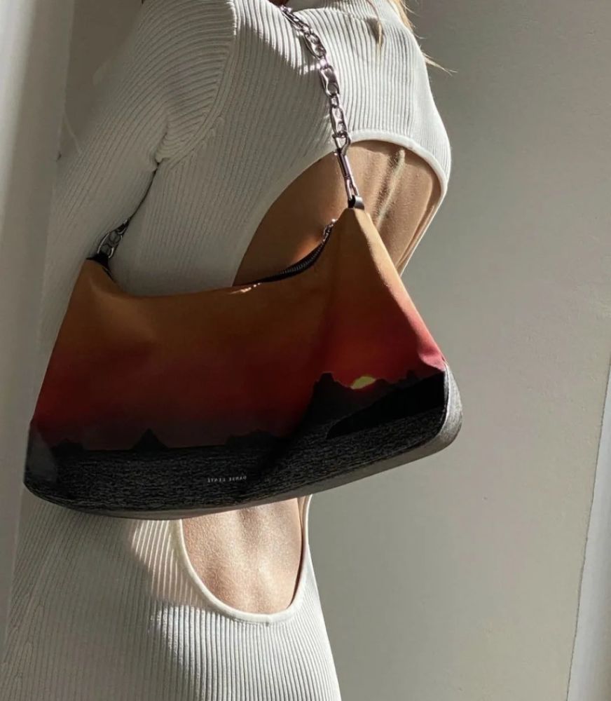 手袋3000元以下可以买到的jennie同款腋下包