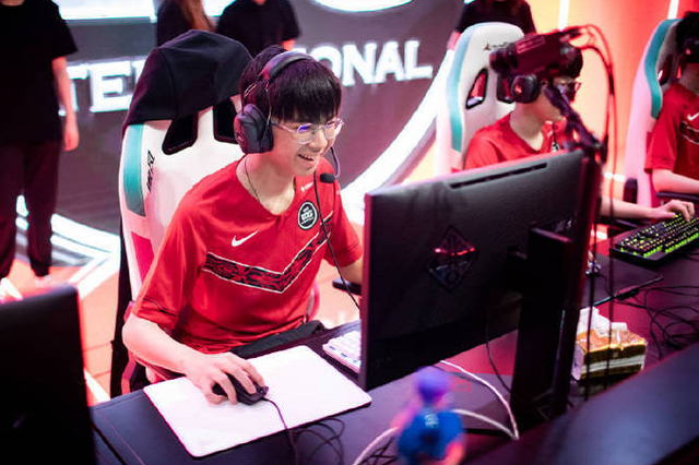 scout转型本土选手为换取junjia登场这手操作却惨遭网友吐槽