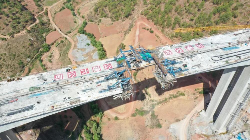 高速项目重点控制性工程之一自2018年3月进场施工以来全体参建者有效