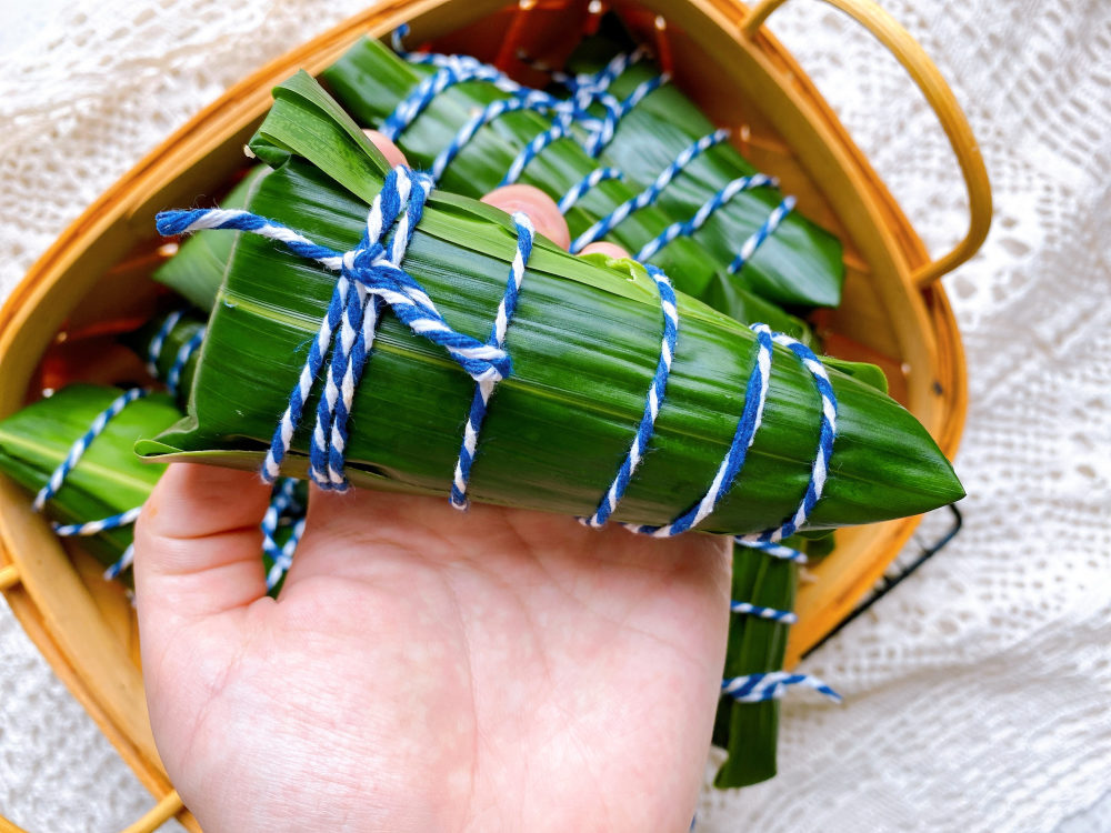 这个口味的粽子太香了鲜辣咸香不夹生不漏米附上四角粽做法