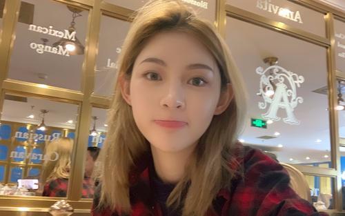 要说猴哥和痞幼的关系升华,应该还是从联合聂小雨进行三角恋联合炒作