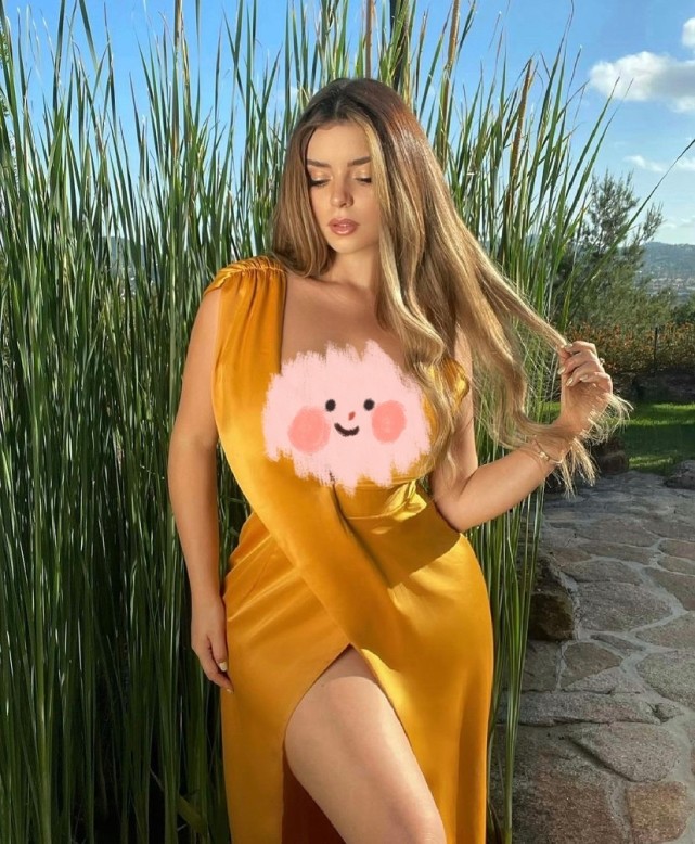 英国宅男女神曲线比卡戴珊更绝官宣下海捞钱惹粉丝激动