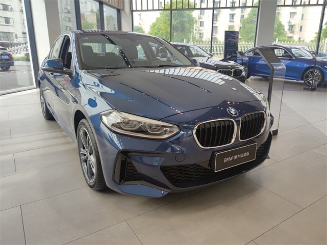 年轻人的第一台宝马,宝马1系三厢