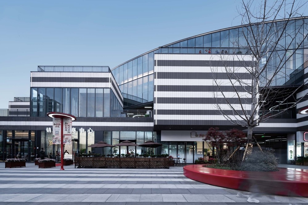 上海新环广场贯通内外空间,为旅客消减"设计时差"