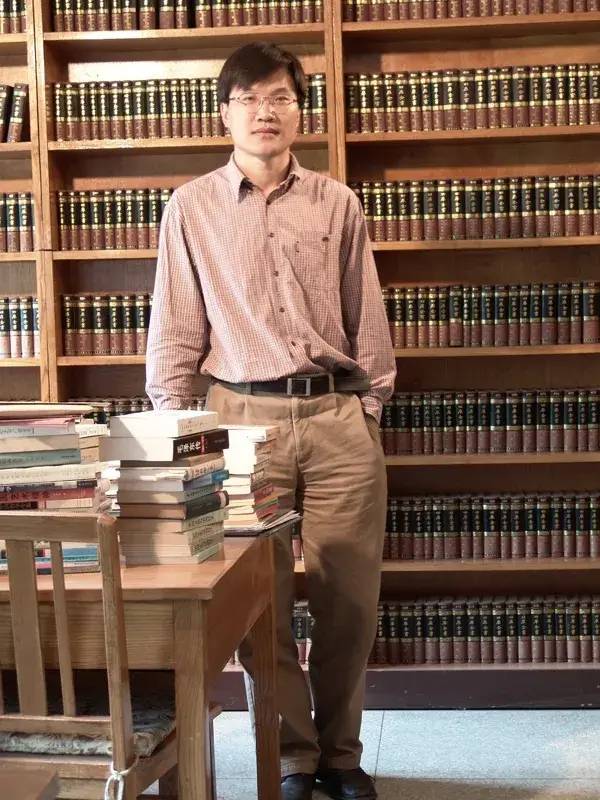 王博 北京大学副校长当代世界一直存在着两种大的趋势.