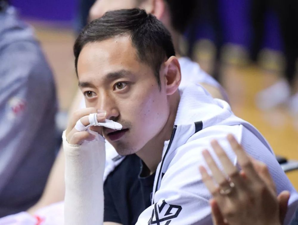 史鸿飞受伤思考