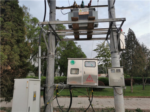 存在较大安全隐患,稍有不慎极有可能发生高压电线伤人事故