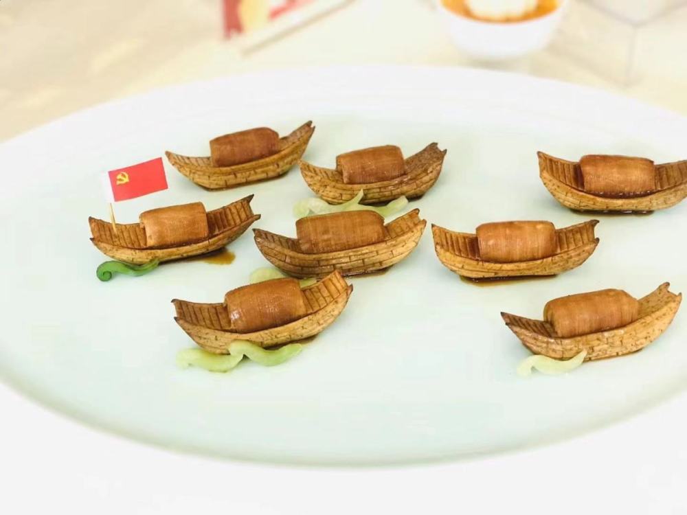 中西面点,烹制一桌宴席,制作围碟,中餐摆台,茶艺和旅游解说……今天