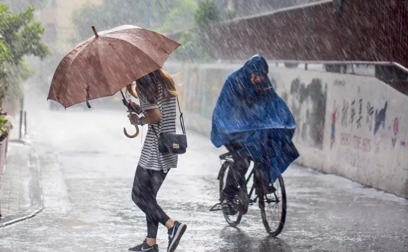 暴雨 中到大雨!三預警齊發!河北大範圍強降雨開始……注意防範!_騰訊