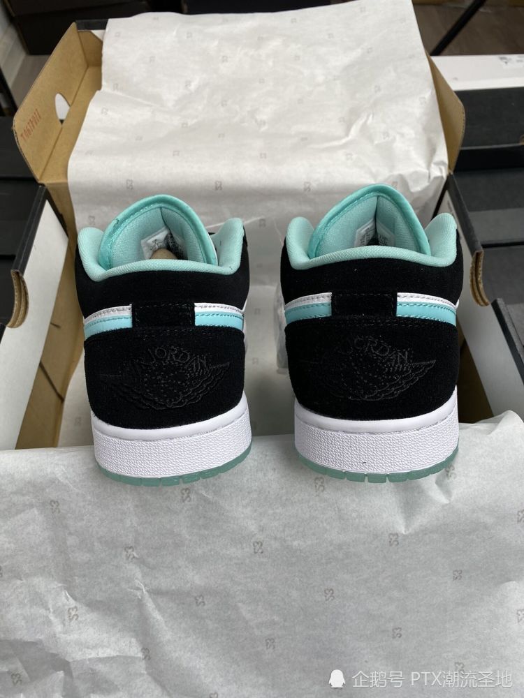 aj1低帮篮球鞋蒂芙尼绿我爱了,神仙配色薄荷绿的logo是3m反光的超好看