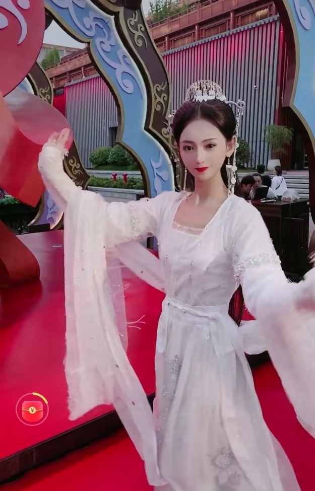 千艺小姐姐虽不是西安的却爱汉服和古筝_腾讯新闻