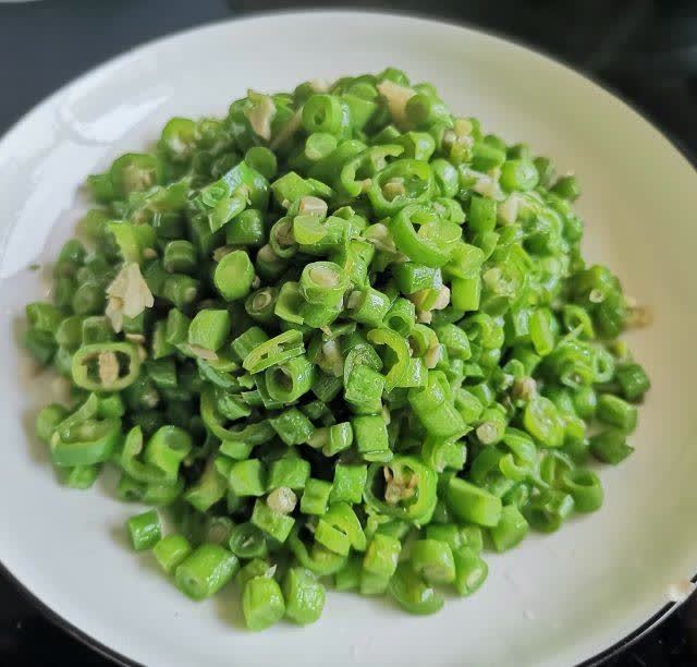 青椒炒豆角做法簡單用來拌飯最好吃