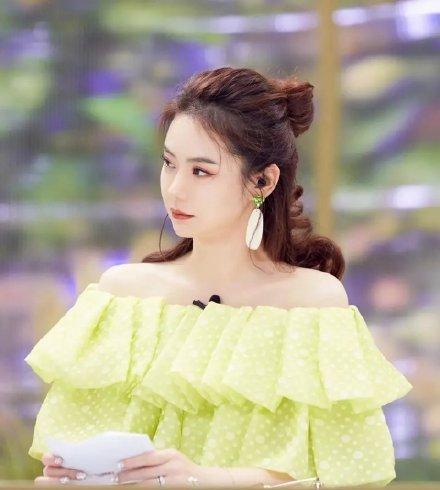 女明星都爱的蝴蝶结+扎发