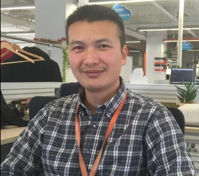 蔡景现愣了一下,然后说:"让我当合伙人?但我只会写代码啊.