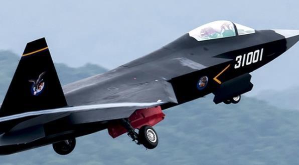 中国fc31隐身战机要上航母?专家:或与歼15搭配使用