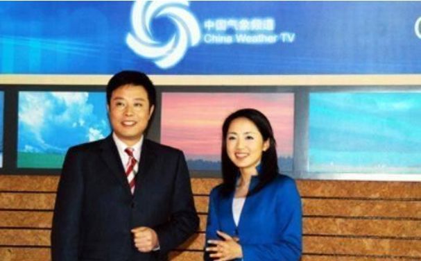 预报》主持人,丈夫是初恋,如今46岁家庭美满幸福|杨丹|央视|歌手|佟强