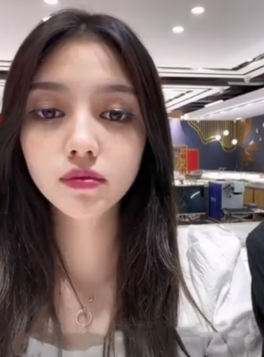 被兜儿吐槽有狂躁症时小猪先生怒斥你尊重一下我行不行