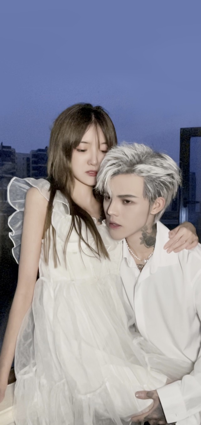 赵兮雪与七舅脑爷婚后素颜出镜小腹隆起被质疑怀孕激动否认我是减肥