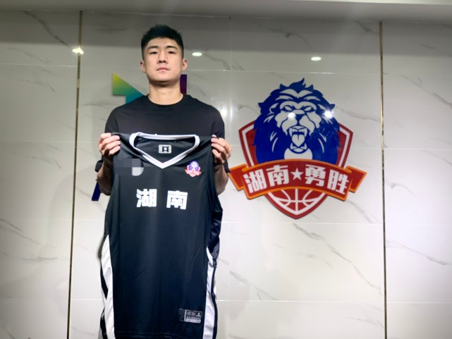 nbl湖南队签下cba球员郭晓鹏此人曾对位麦蒂狂砍32分