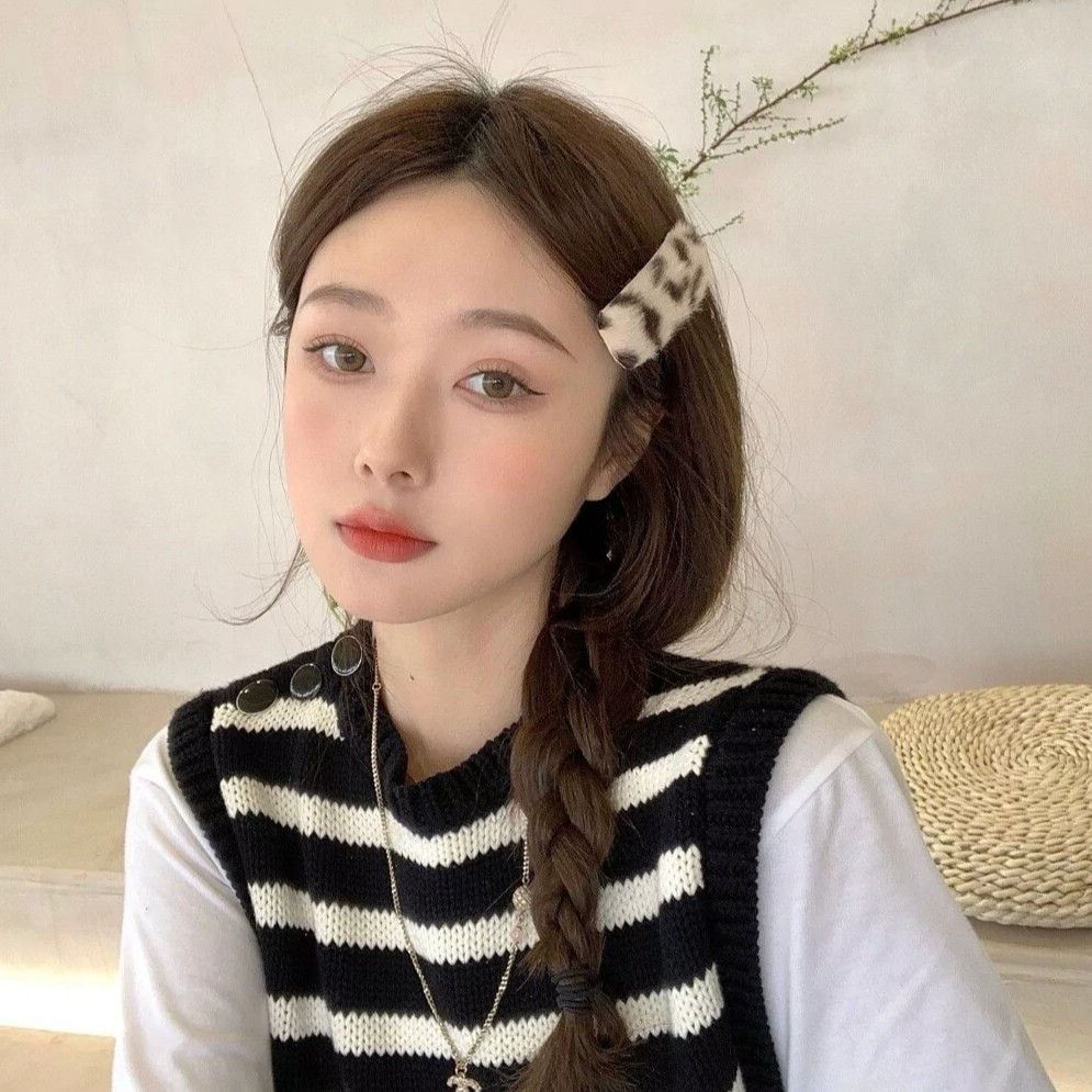 甜美小众女头像