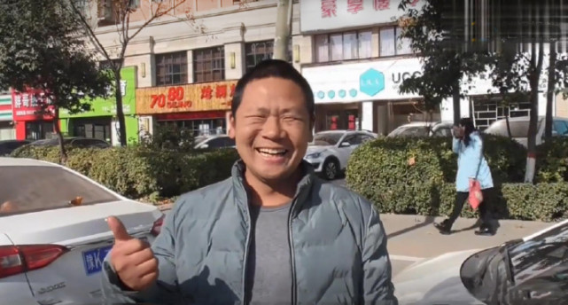 自拍小团队连杰和张乔两人是发小饭量惊人最温馨小团队