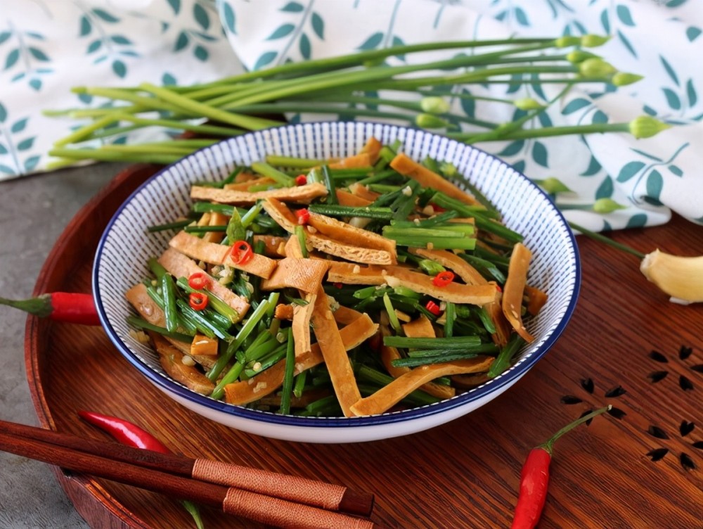 韭菜炒香干,美味健康,口感丰富_腾讯新闻