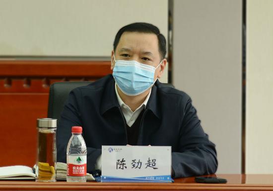 这位"70后"博士曾临危受命_腾讯新闻