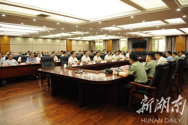 曹飞任桑植县人武部党委第一书记