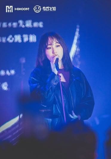 作为首次巡演,王靖雯做了充足的准备,除了珍藏已久的原创歌曲还有耳熟
