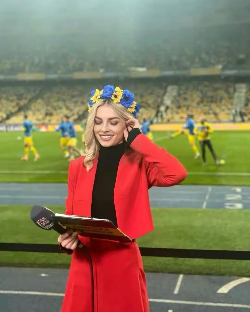 【欧洲杯太太团】一吻定情,乌克兰球星津琴科妻子赛丹