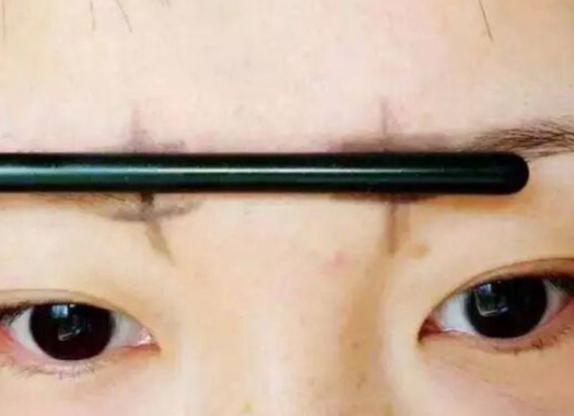 怎样画眉比较自然呢