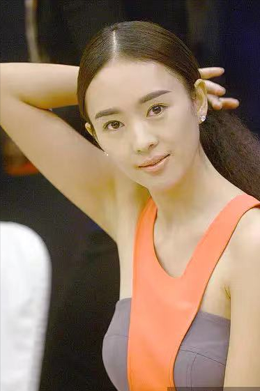 36岁的童瑶演22岁女学生被网友质疑演员服务好角色很难吗